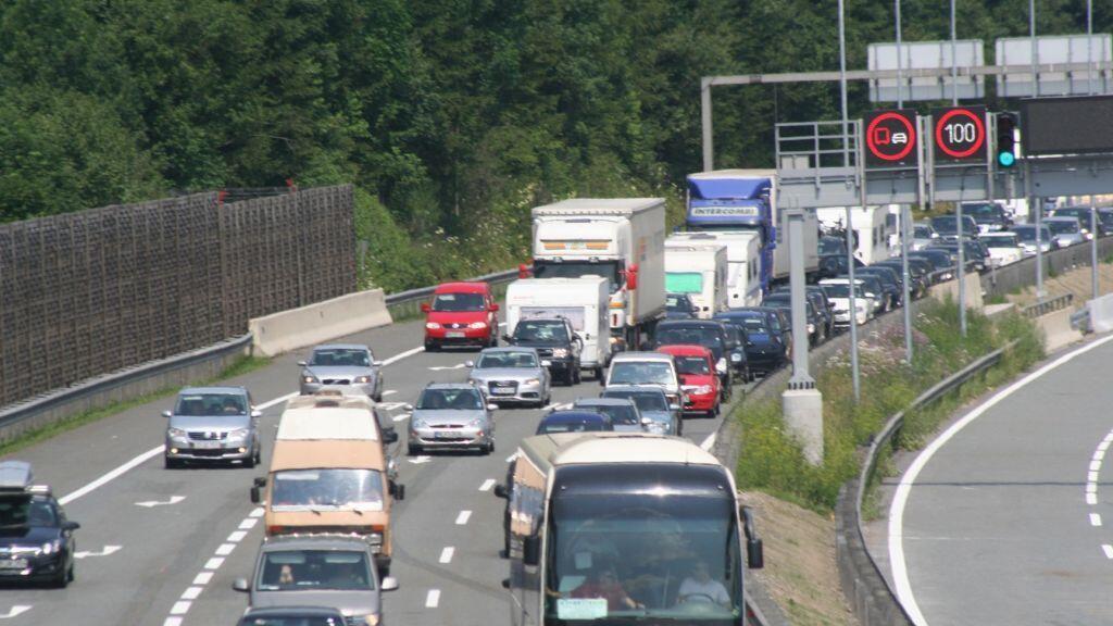 Mi dem Ende der Sommerferien in Deutschland werden auf Salzburgs Straßen und Autobahnen teils massive Staus erwartet.