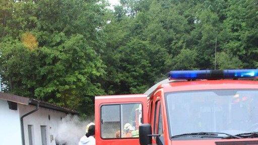 A10: Auto fängt Feuer