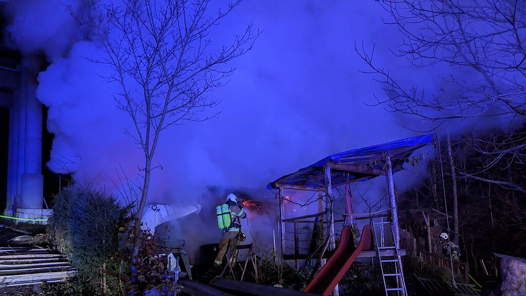 Geräteschuppen in Pfarrwerfen in Brand