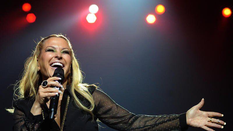 Anastacia kehrt auf die Bühne zurück.