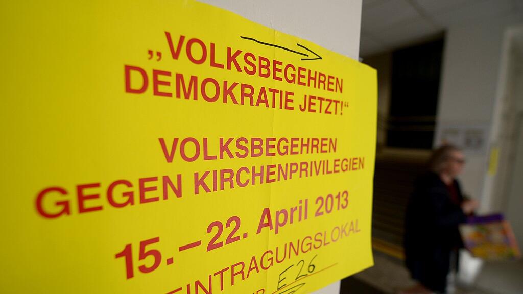Gescheitert - 69.841 unterstützten "Demokratie jetzt!", 56.660 "gegen Kirchenprivilegien"
