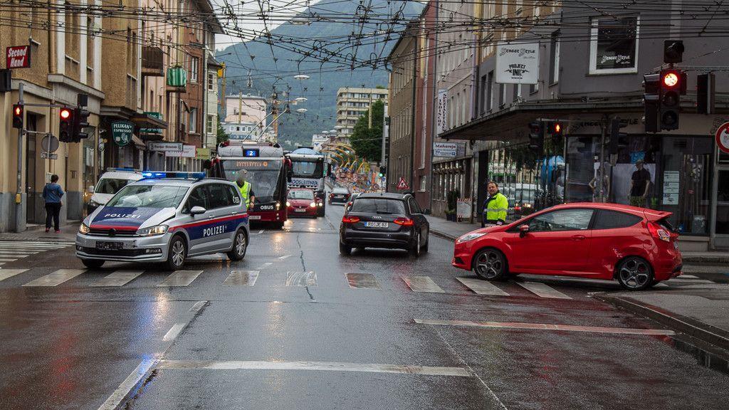 Lehen: Polizeiauto in Unfall verwickelt