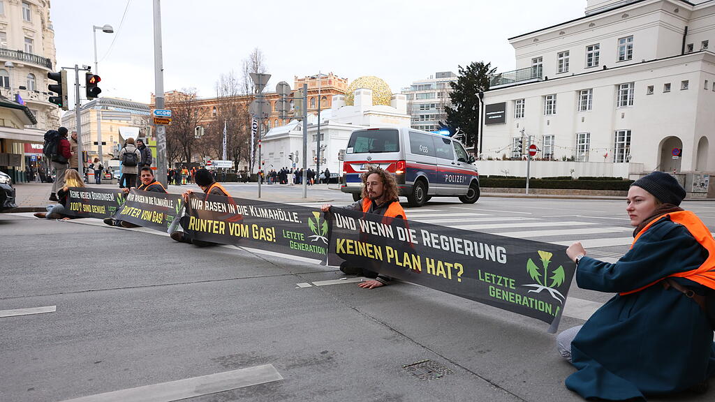 Klima-Protest rund um Wiener Naschmarkt