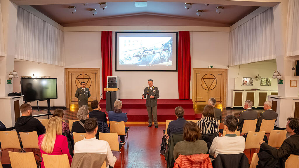 Informationsabend zur Öffentlichkeitsarbeit und Krisenkommunikation beim Militär