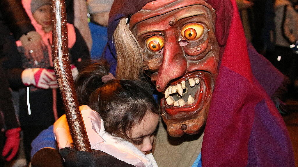 Maxglaner Krampus und Perchtenlauf