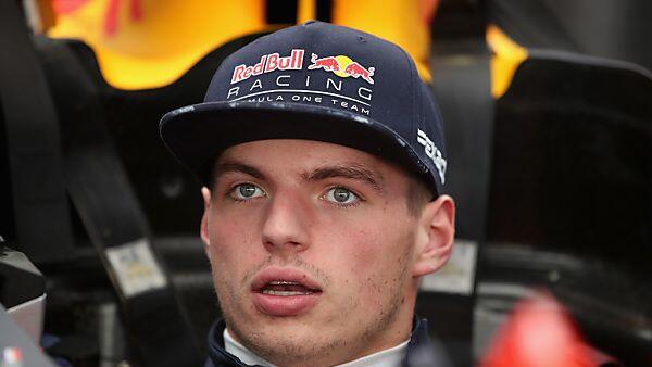 Verstappen bindet sich