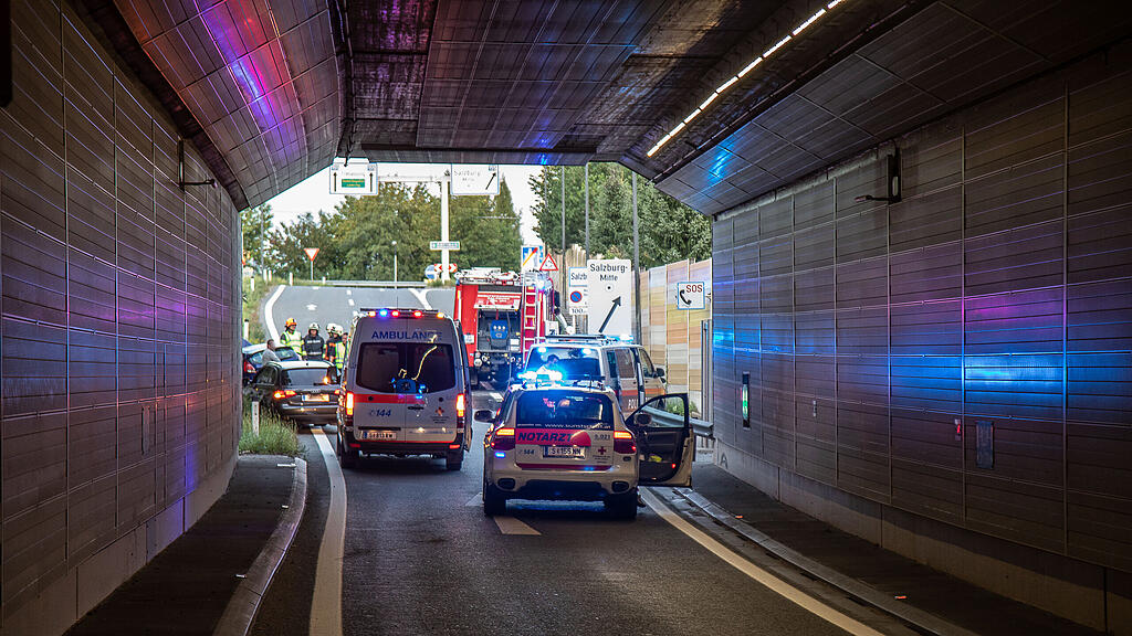 Der erste Unfall passierte kurz nach dem Lieferinger Tunnel bei der Ausfahrt Salzburg-Mitte.