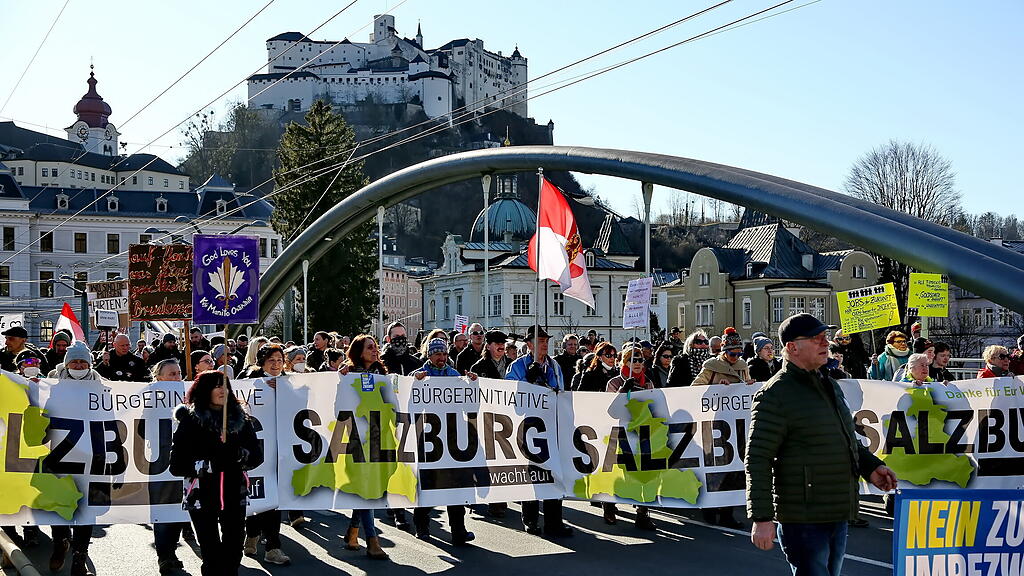 Corona-Demo in der Stadt Salzburg