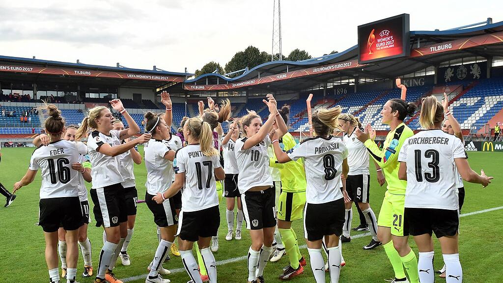 Die ÖFB-Spielerinnen beim ausgelassenen Jubel nach ihrem Triumpf.