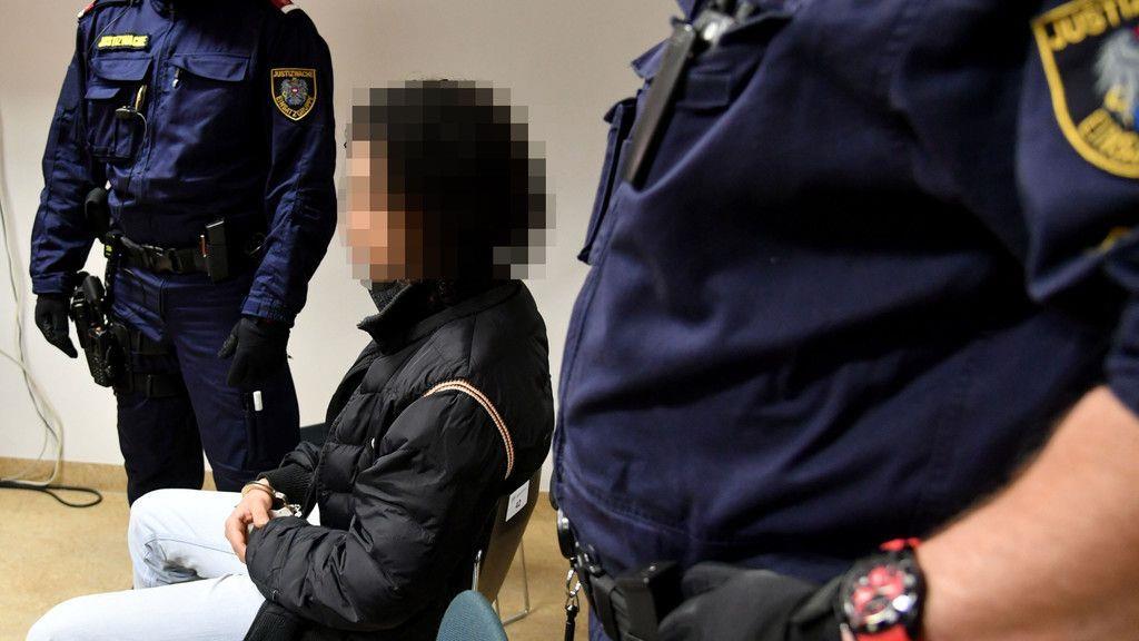 Toter in Badewanne: Syrer vor Gericht, I