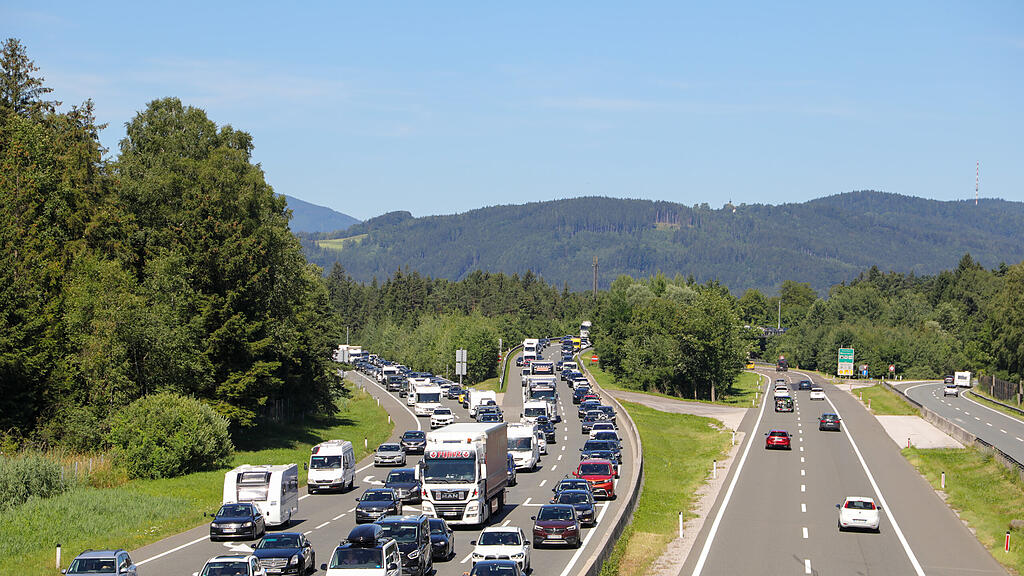 stau a1 a10 reiseverkehr