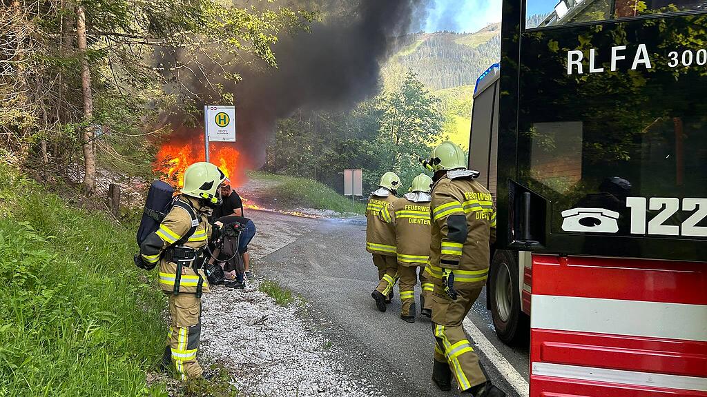 Fahrzeugbrand Dienten