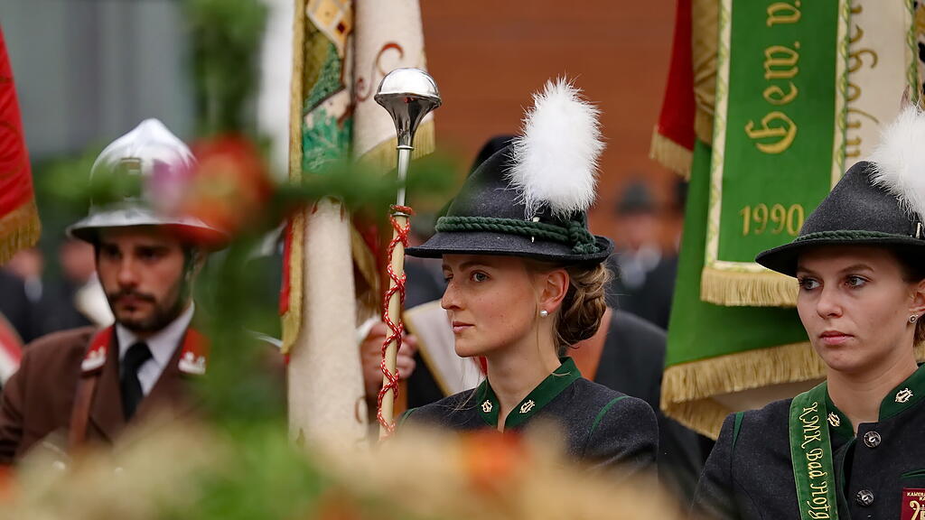 Bad Hofgastein feiert Erntedankfest und Altarweihe