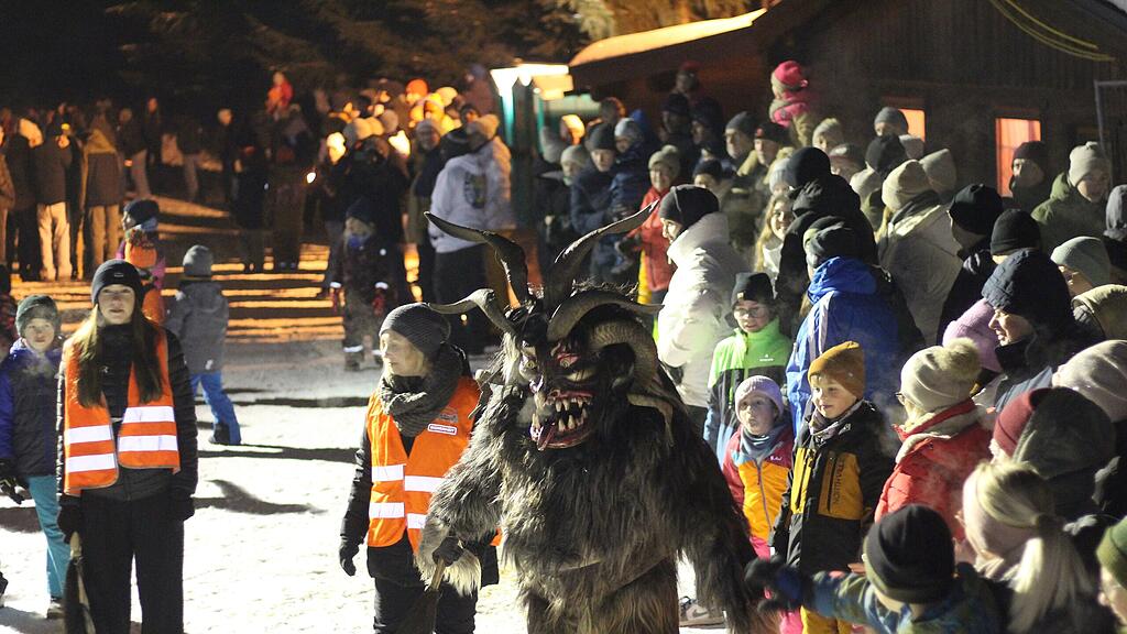 Perchtenlauf Lung\u00f6tz
