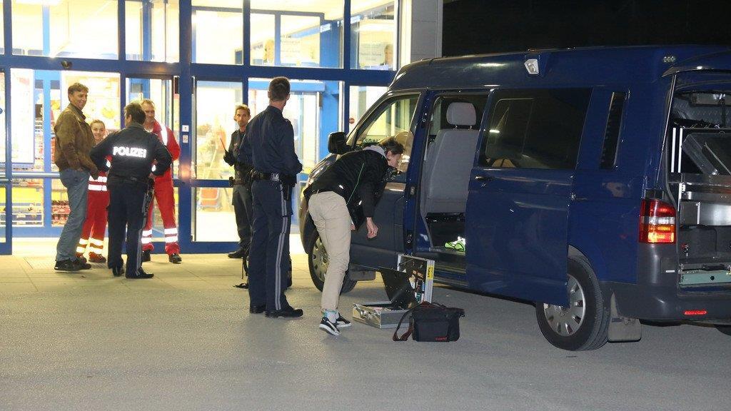 Unbekannter überfällt Lidl