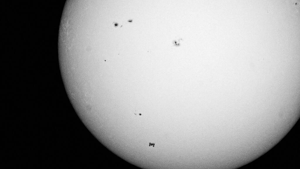 ISS vor der Sonne