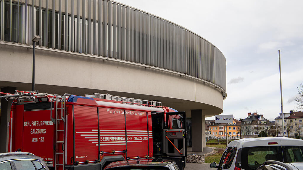 Handy-Akku explodiert in Salzburger Schule