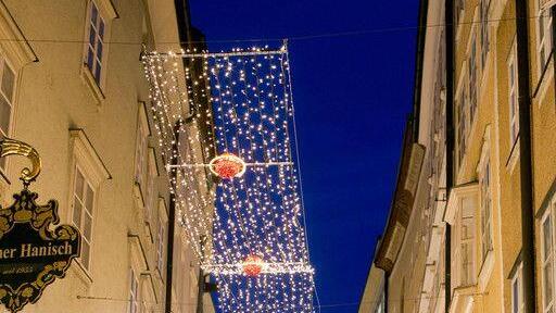 Weihnachtsbeleuchtung in der Getreidegasse