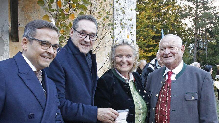 Versöhnung zwischen Haiders Witwe und Strache