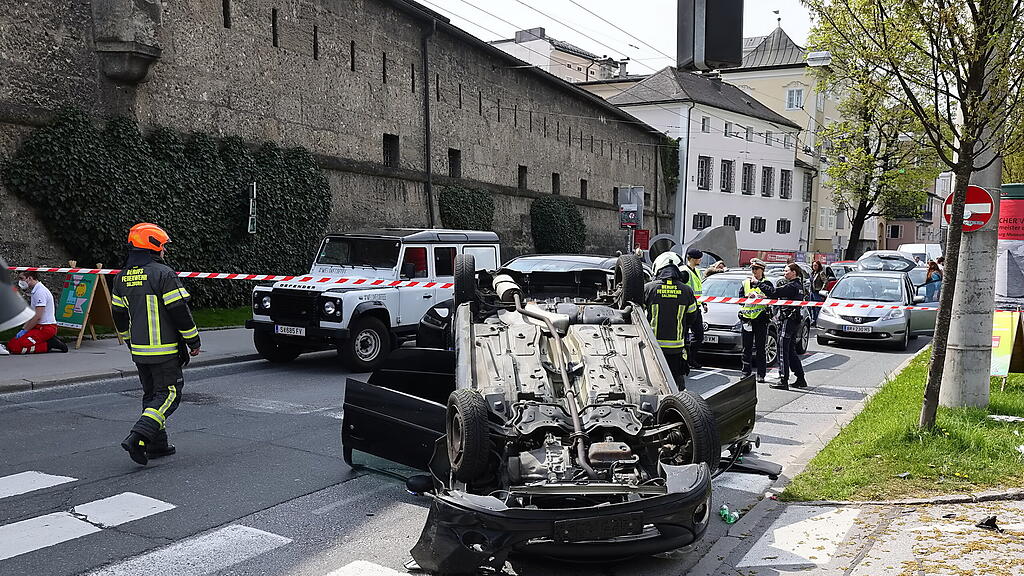 Auto-Überschlag Rudolfskai