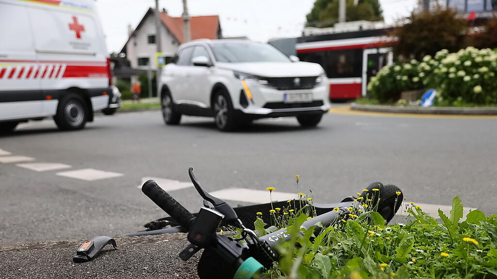 Scooter contra Pkw