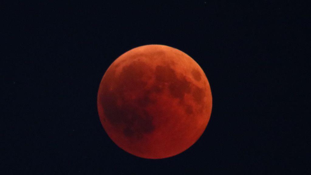 Bilder der Mondfinsternis
