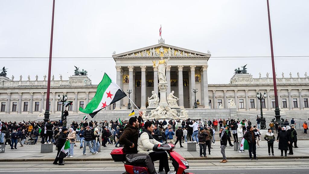 Machtwechsel in Syrien: Lautstarke Feier in Wien
