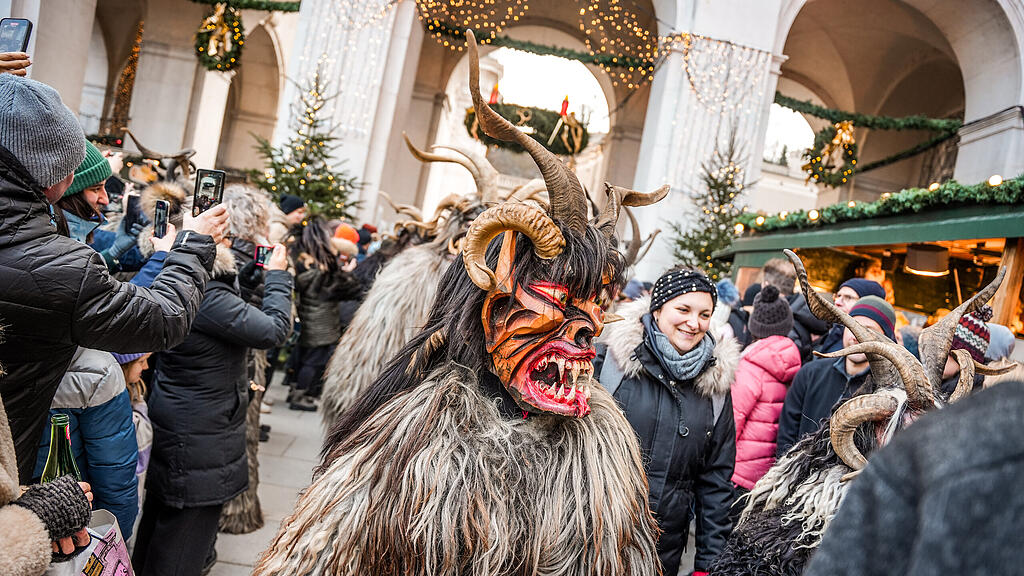 Krampuslauf am Christkindlmarkt Salzburg
