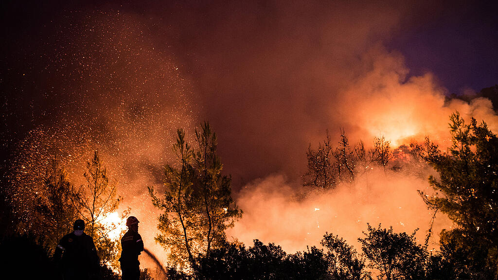 Feuer auf griechischer Insel