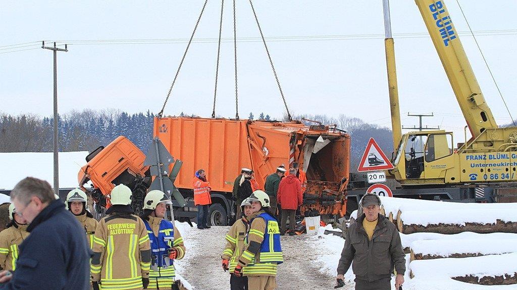 Lkw-Wrack geborgen