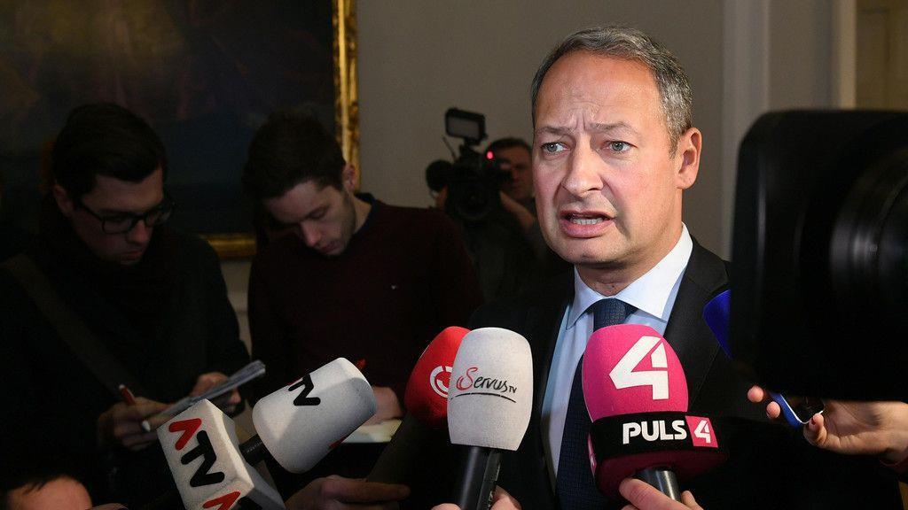 Regierung bekennt sich zu Arbeitsprogramm