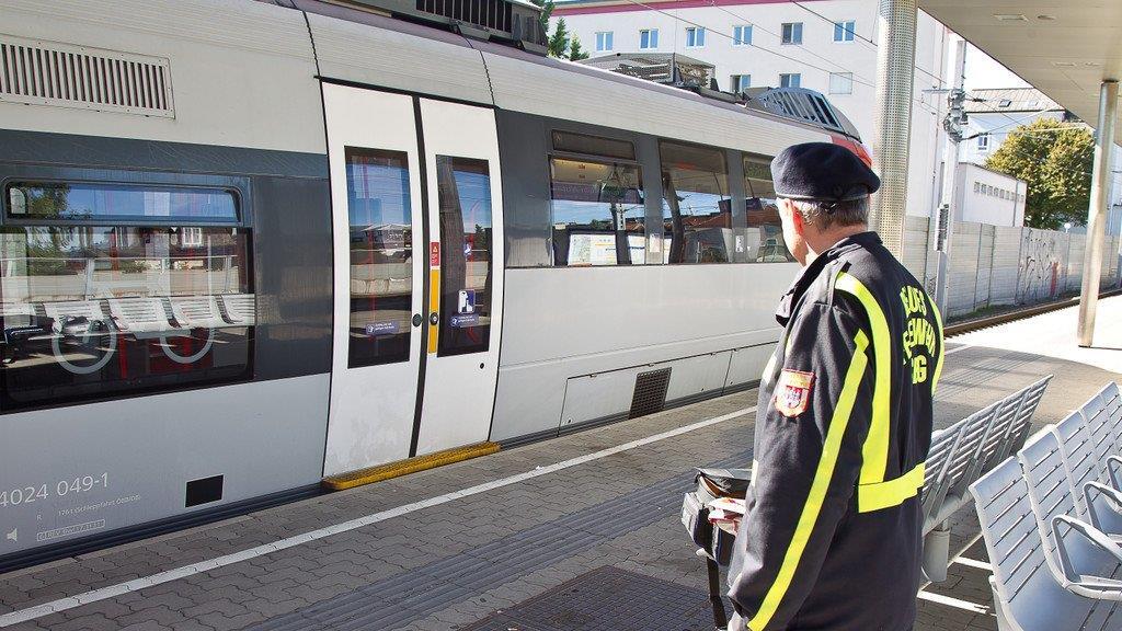 Schwerverletzte auf S-Bahnstation Mülln