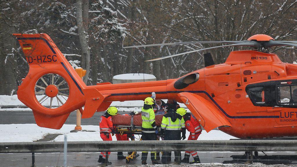 A8: Lkw-Lenker bei Unfall schwer verletzt