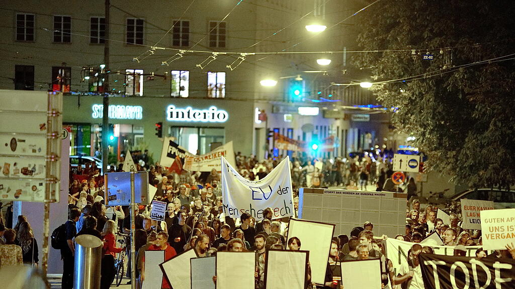 Bereits am Mittwochabend fand in der Stadt Salzburg ein Protestzug statt.