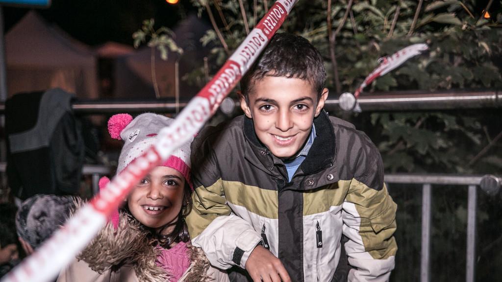 Flüchtlinge übernachten an Grenze zu Freilassing
