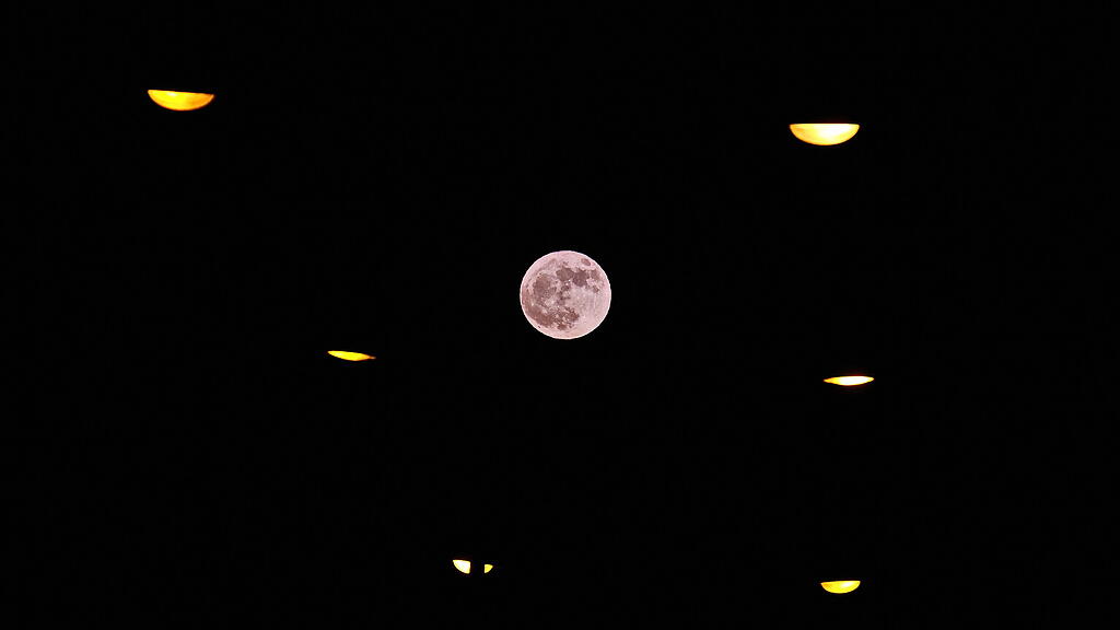 Vollmond über der Stadt Salzburg
