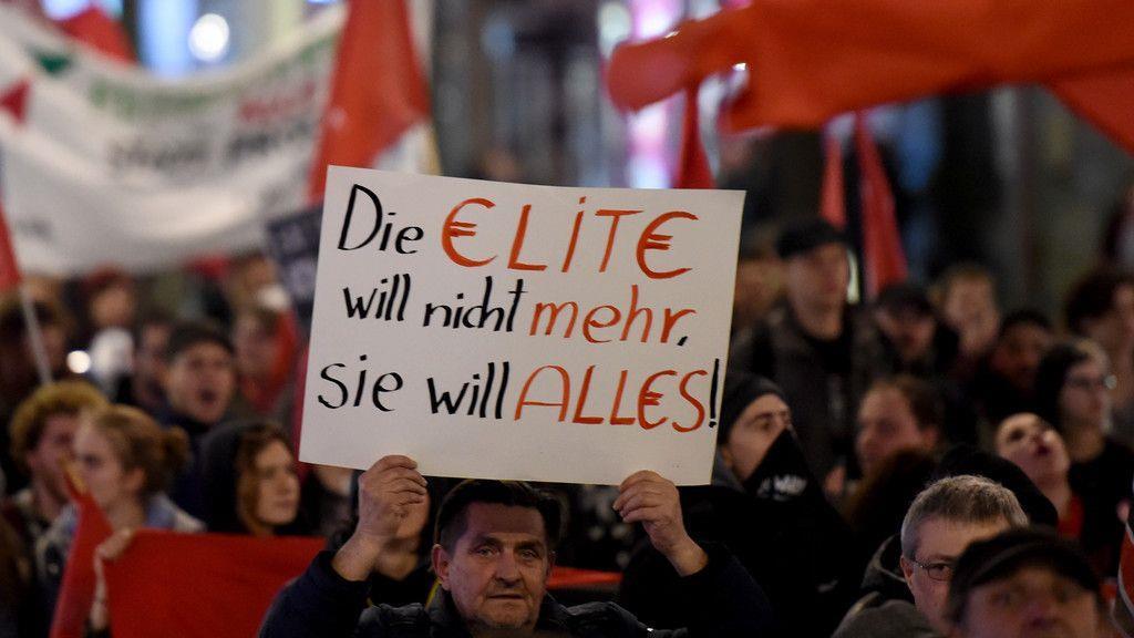 Proteste rund um den 61. Opernball