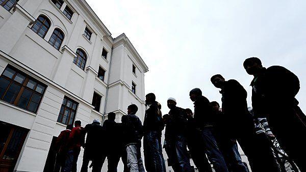 Reform großer Aufnahmezentren wie Traiskirchen
