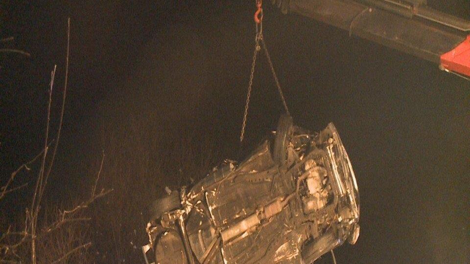 Pkw stürzt in Saalach