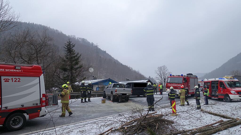 Die B145 musste in Bad Ischl gesperrt werden.