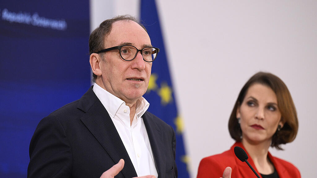 Rauch und Edtstadler im Ministerrat