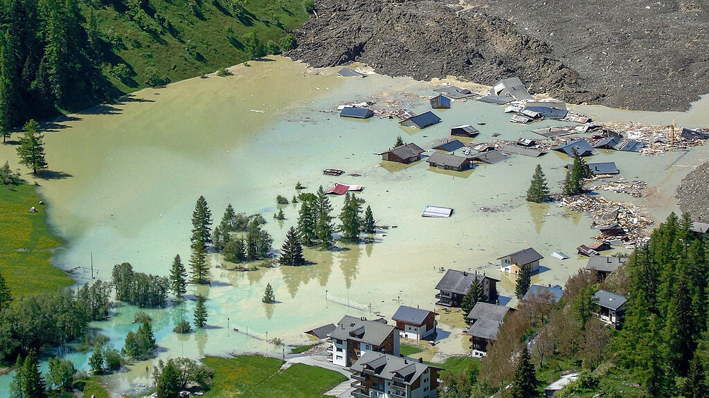 Nach Gletschersturz droht Flut in der Schweiz