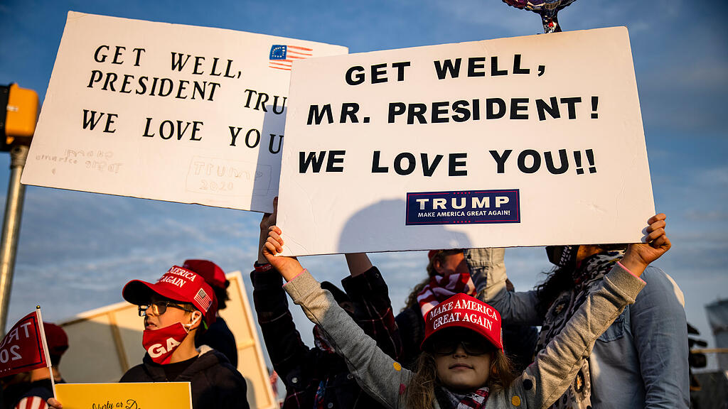 US-Wahl: Trump-Anhänger vor Krankenhaus,