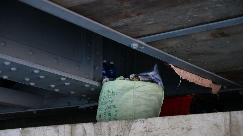 Bettlerquartiere unter der Staatsbrücke
