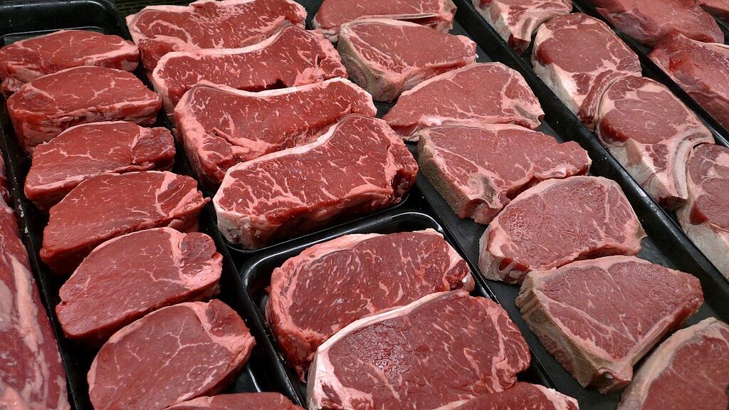 Das teurere Rindfleisch soll Häftlinge zum Übertreten in den Islam bewegen.