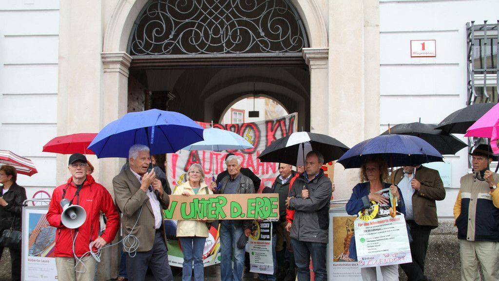 Demonstration 380 kv Mozartplatz