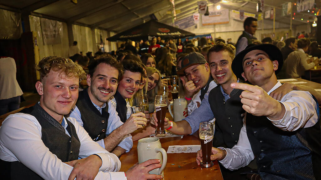 Maifest Stra\u00dfwalchen