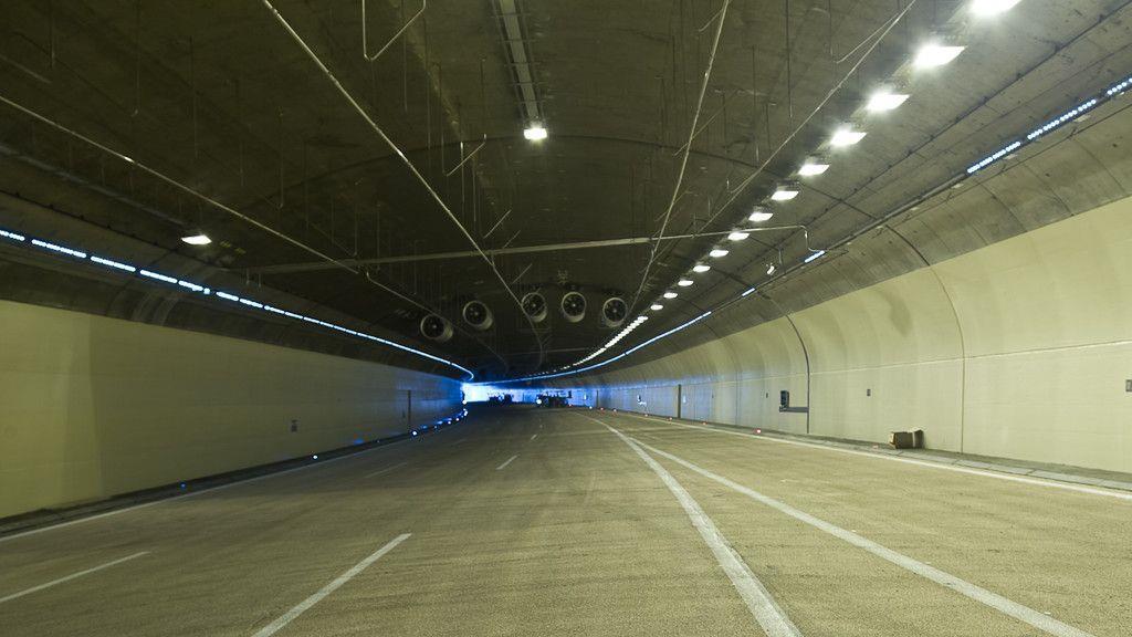 Feinschliff an der Baustelle im Lieferinger Tunnel