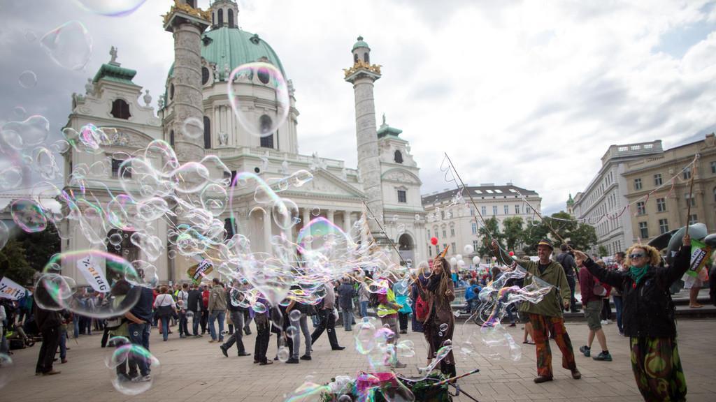 Demo gegen TTIP und CETA in Wien