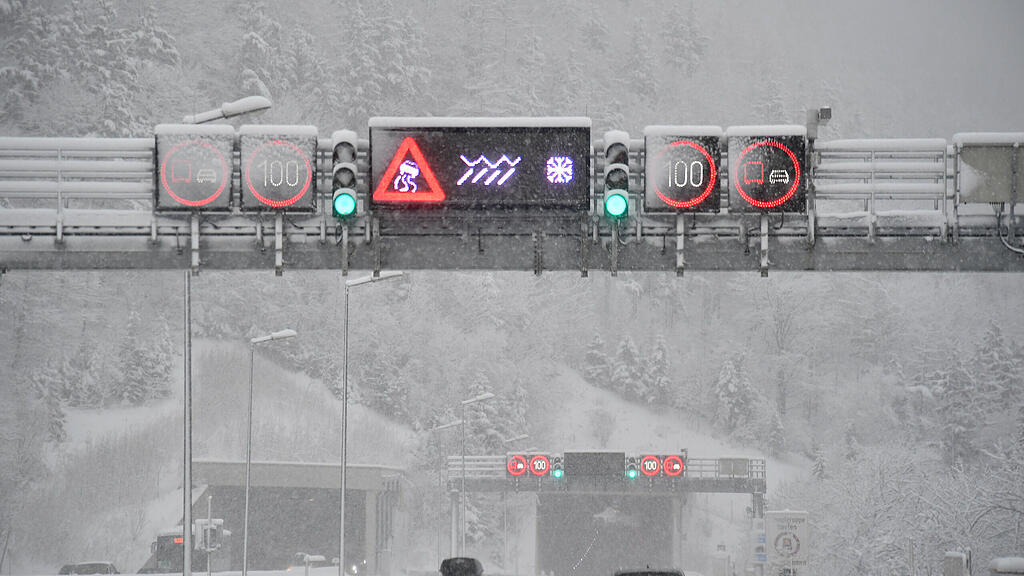 Schnee, Überkopfanzeige, Tempolimit, Autobahn, SB, A10, Werfen